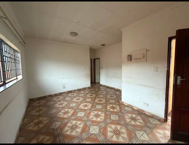 3 BEDROOM PROPERTY TO RENT IN LAUDIUM